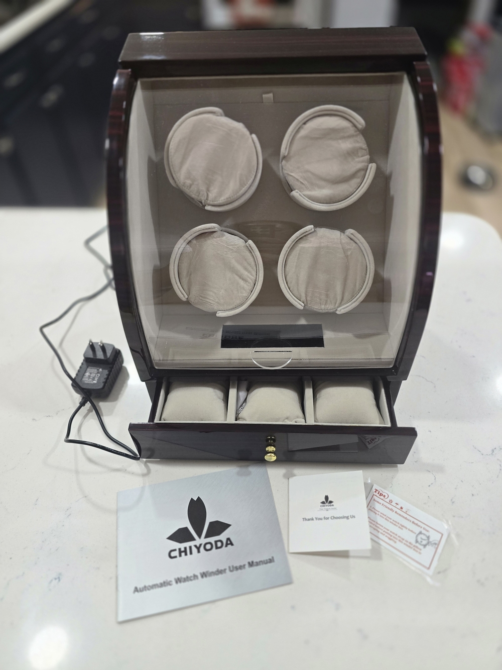 Chiyoda watch winder for four watches, with additional storage for three more